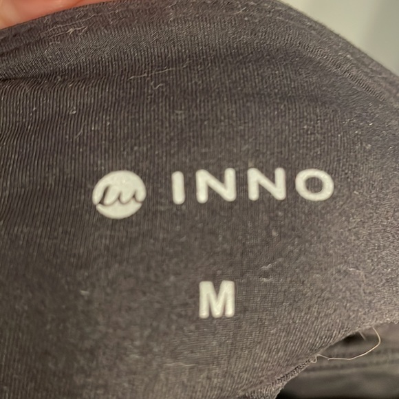 EUC INNO Athletic shorts.  Black size M - Picture 6 of 7